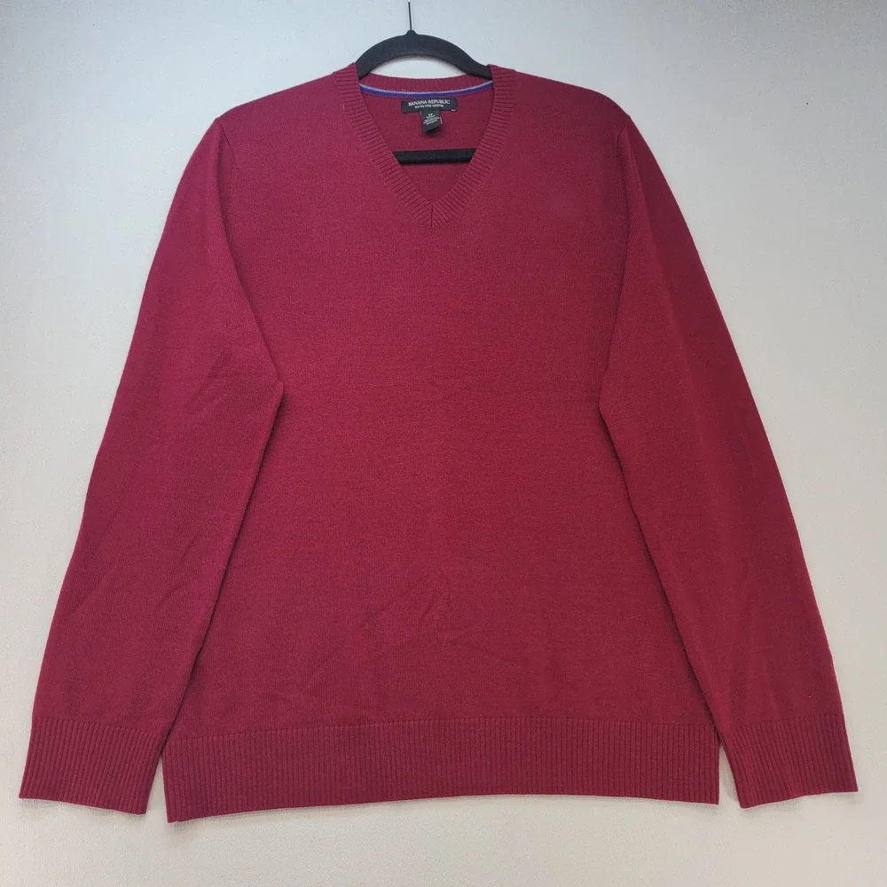 Banana Republic V-Neck Sweater Mens Size M Burgundy Extra Fine Merino Wool